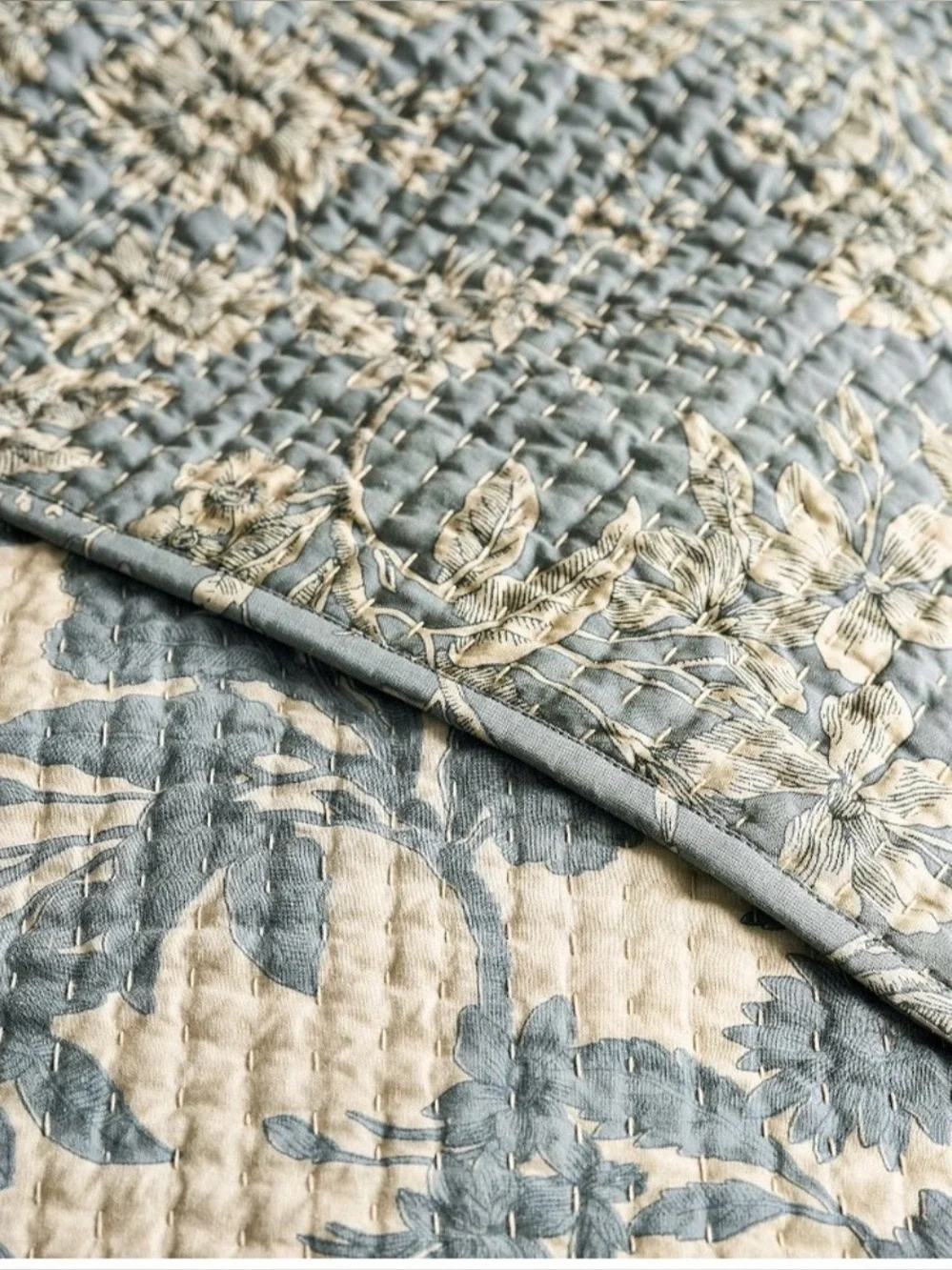 Pottery Barn Adele Reversible Quilt Blue Multi King | Like New